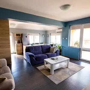 life-is-easy-apt-place.varna-hotels.com/